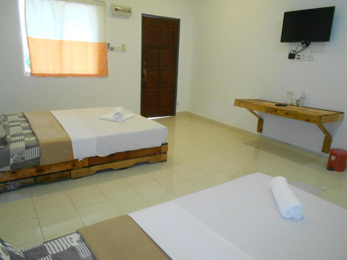 Perintis Motel Cenang Пантай Ченанг Екстериор снимка