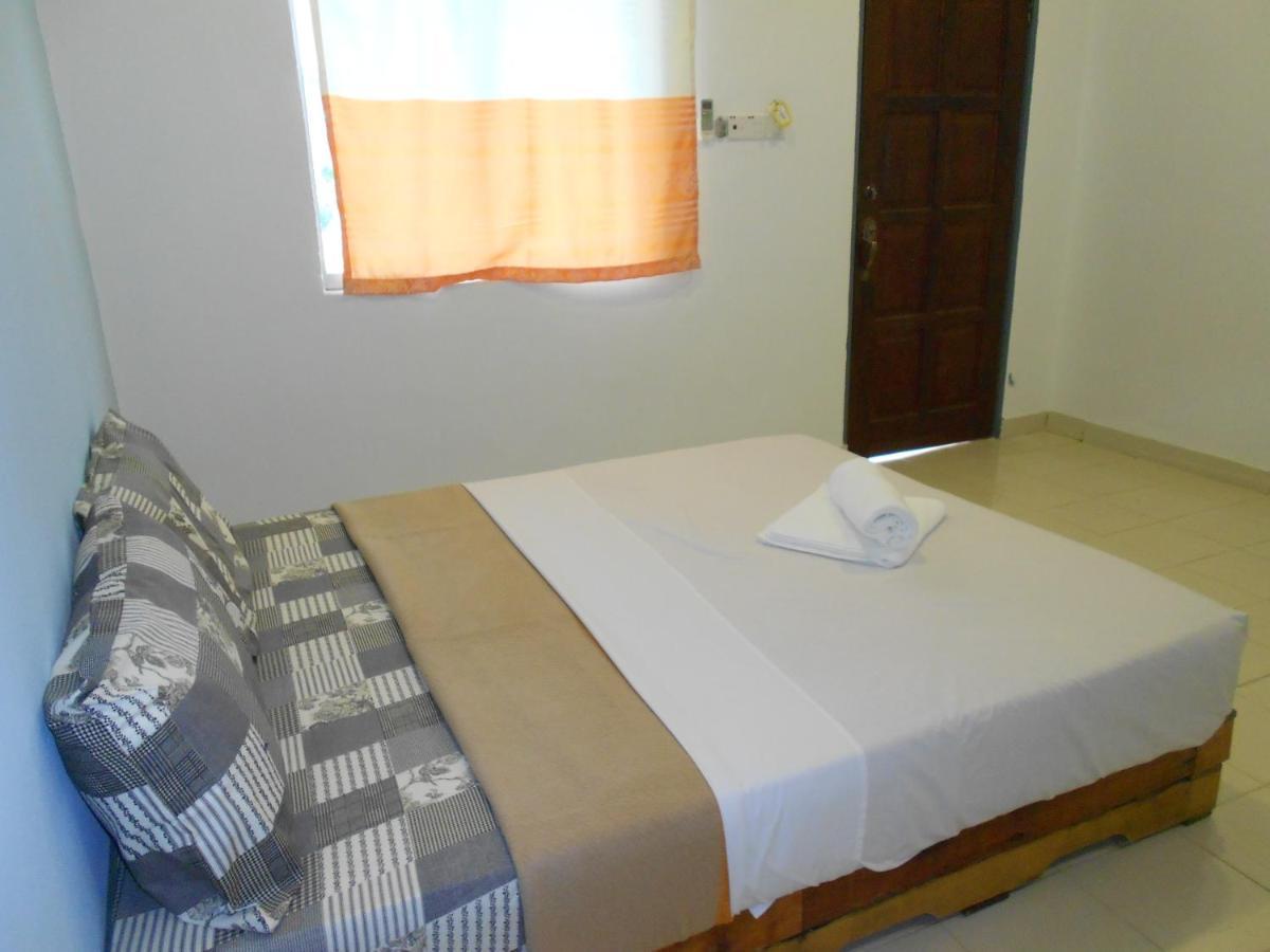 Perintis Motel Cenang Пантай Ченанг Екстериор снимка